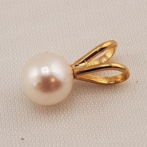 14k Gold Pearl Pendant